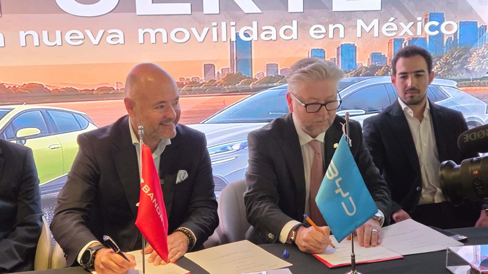 Banorte y BYD México firman alianza financiera para liderar mercado de electromovilidad