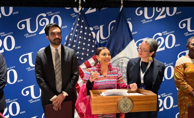 Brugada plantea en Nueva York ciudades más accesibles y con mayor bienestar social