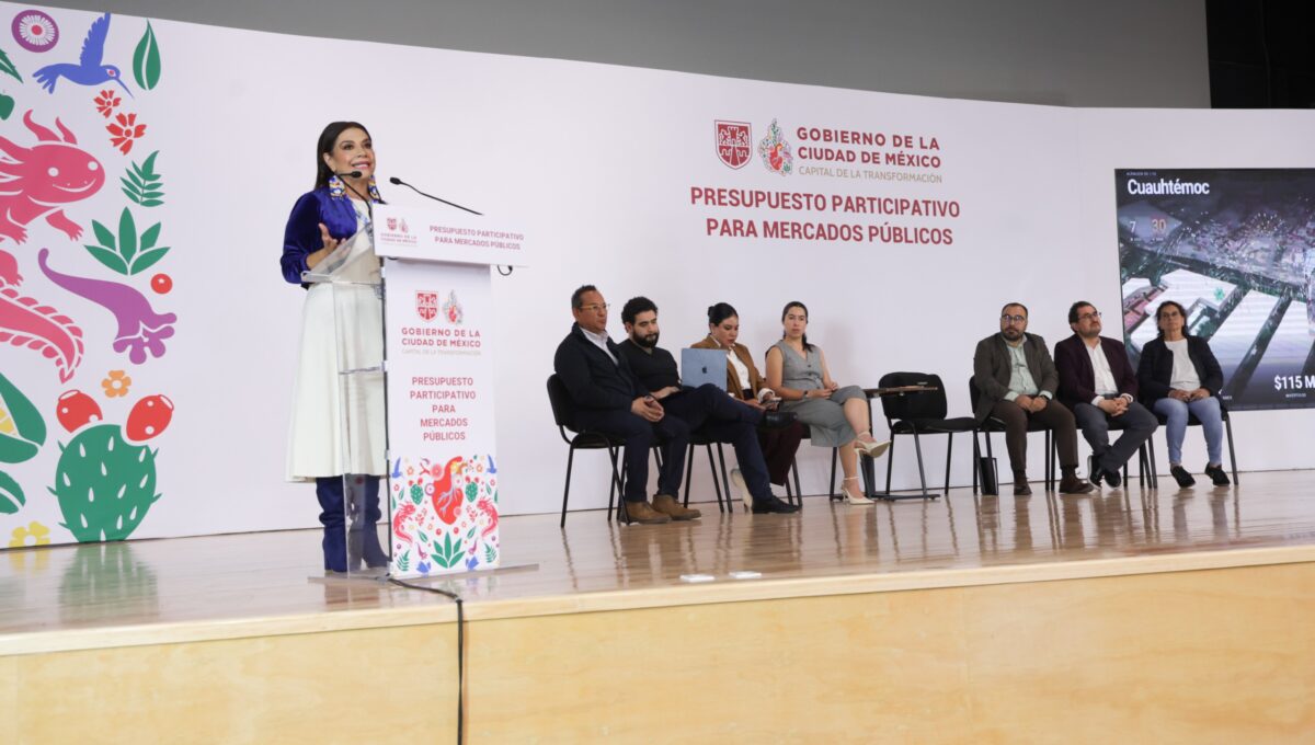 Brugada presenta en el U20 las políticas sociales de la Ciudad de México