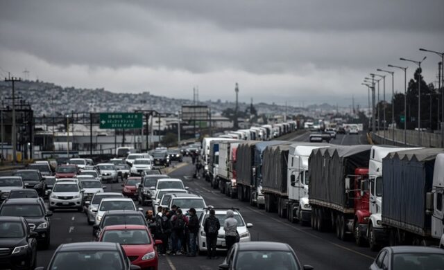 Paro de transportistas frena accesos a la CDMX este 26 de octubre