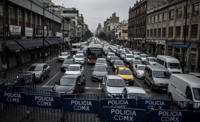 Caos vial en CDMX por Grito: cierres, marchas y Metro afectado