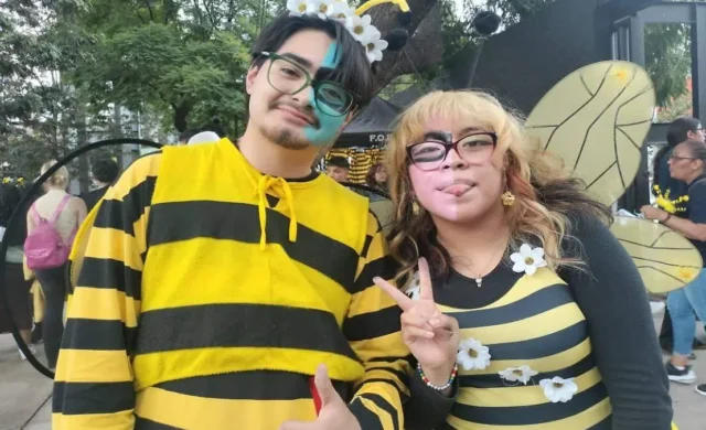 Enjambre prepara una nueva colmena: fans tendrán convivencia con disfraces de abeja y freebie exchange en CDMX