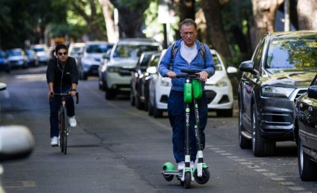 Motos y scooters eléctricos en CDMX: qué licencia necesitarás y cuánto costará
