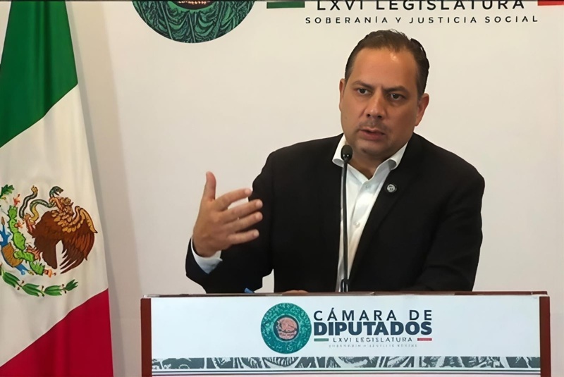 Carvajal urge regular la inteligencia artificial ante pérdida de empleos