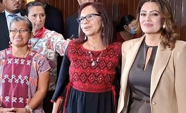 Leticia Ramírez defiende programas sociales y a Servidores de la Nación