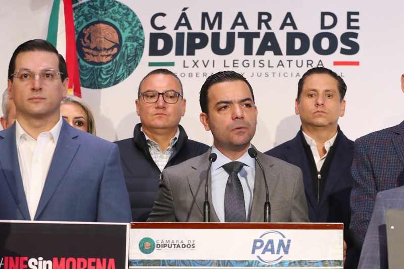 PAN solicita al INE separar funcionarios y suspender contratos irregulares