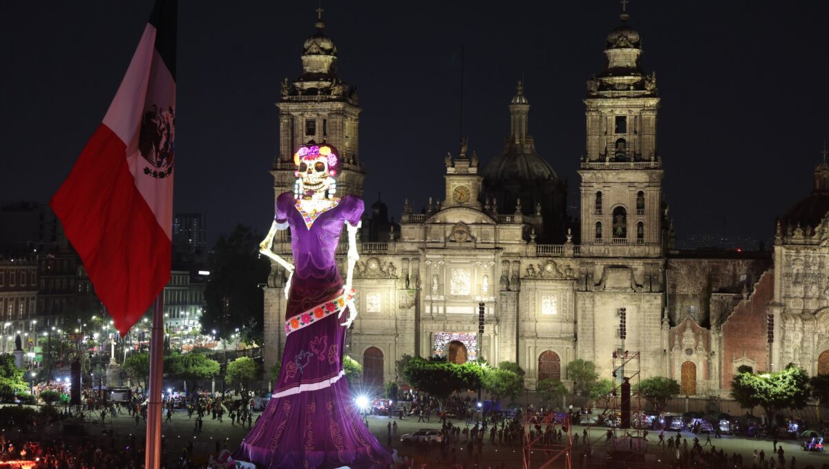Guinness reconoce a la Catrina monumental del Zócalo como la más alta del mundo
