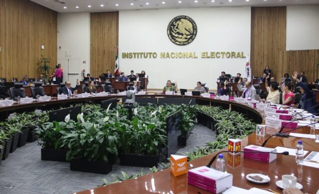 Morena busca acelerar elección de nuevo presidente del INE
