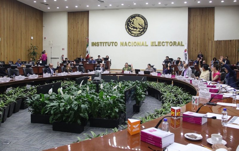 Morena busca acelerar elección de nuevo presidente del INE