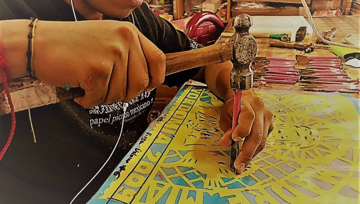 ¿Quieres hacer tu propio papel picado? PILARES ofrece talleres gratuitos en CDMX