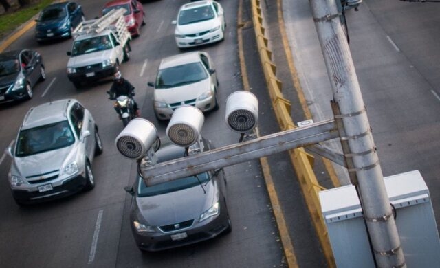 Suprema Corte avala esquema de fotomultas en CDMX; multas podrán cobrarse al propietario
