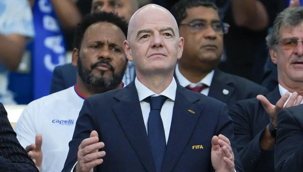 Infantino suma el respaldo de Asia rumbo a la reelección en la FIFA