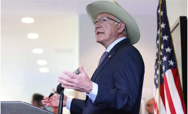 Ken Salazar pide desmantelar a los cárteles y reclama respeto mutuo entre México y EU