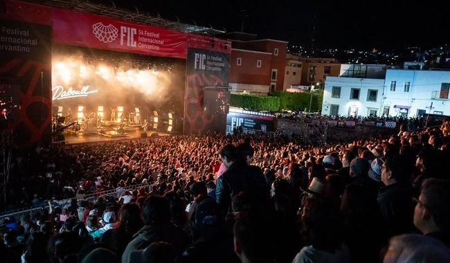 Más de 386 mil personas asisten a la edición 54 del Festival Cervantino