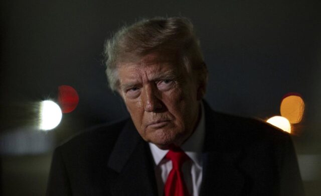 Trump culpa a la migración de la violencia en Francia y exige cerrar fronteras