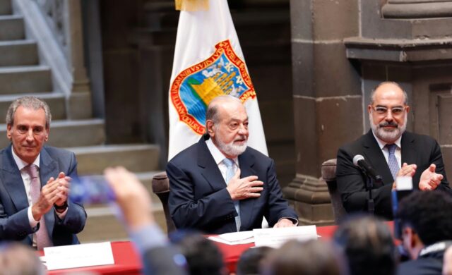 Carlos Slim anuncia inversión de más de 4 mil millones de pesos en el Centro Histórico de Puebla
