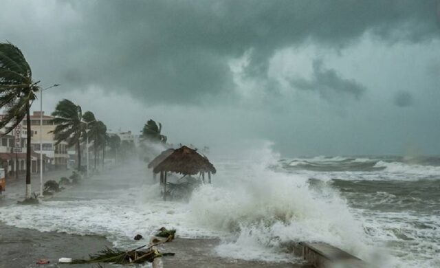 Huracán Trudy pierde fuerza, pero mantiene alerta por lluvias