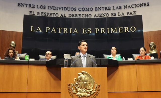 Roberto Velasco comparece ante el Senado y defiende la soberanía nacional