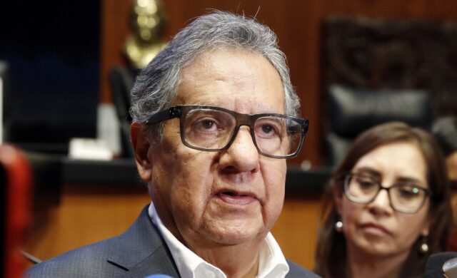 Higinio Martínez inaugura Segundo Parlamento Universitario Anáhuac en el Senado