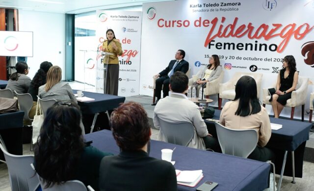 Karla Toledo impulsa capacitación para mujeres emprendedoras